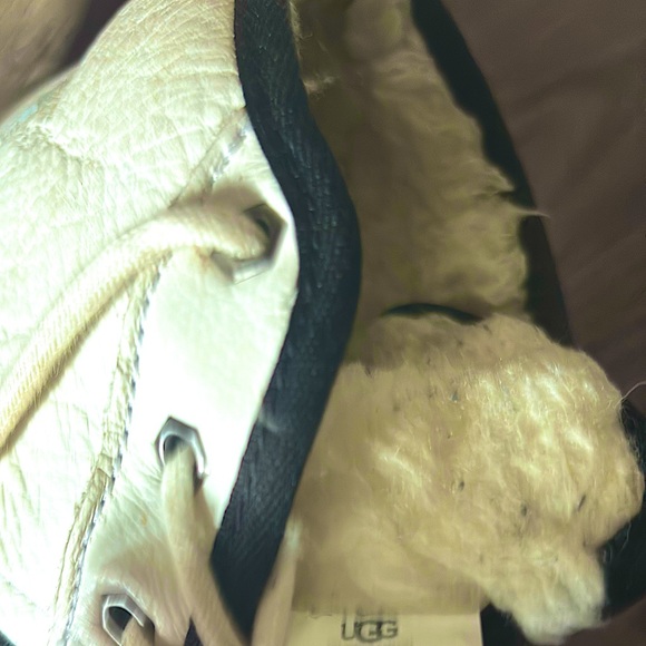 White UGGS with black laces, men’s size 10 - Picture 6 of 6